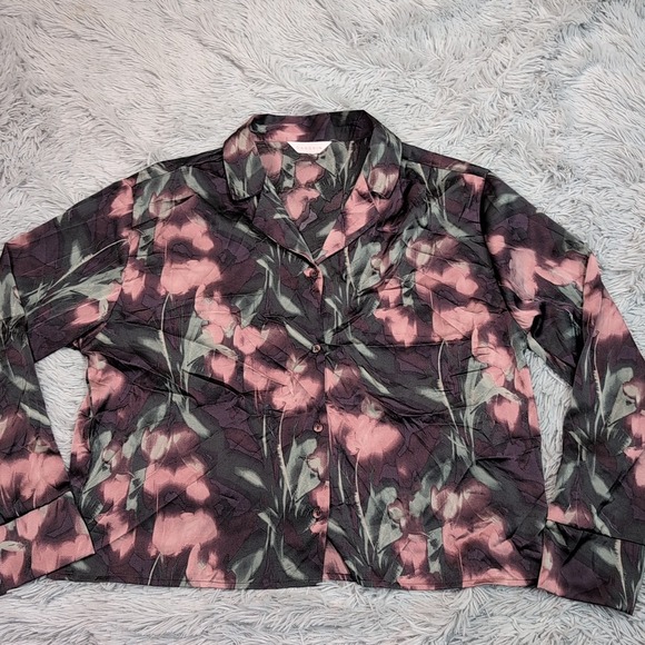 Danskin Shirt Womens L Purple Floral Button Up Smooth Career Sleep Wear‎ V Neck - Picture 1 of 10